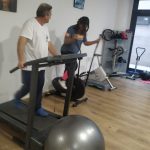 Los trabajadores usan el gimnasio para hacer deporte en sus horas libres